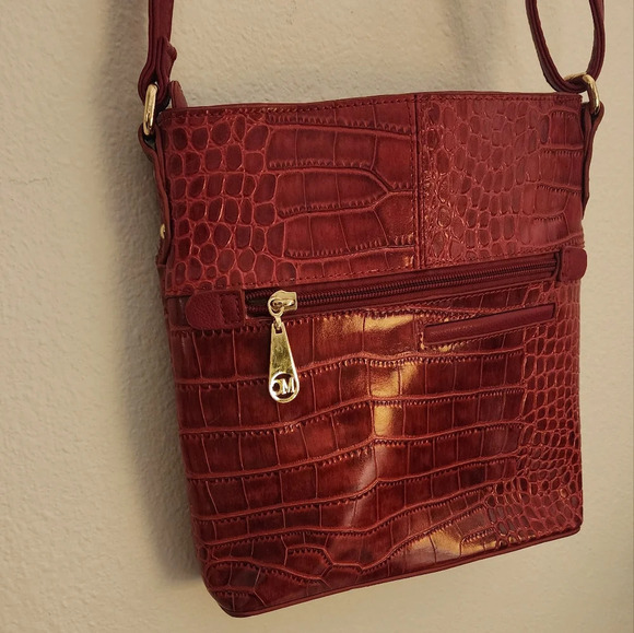 Marc Chantal Red Croc Leather Handbag Shoulder Strap Gold Accents Zip Close. - Picture 12 of 14